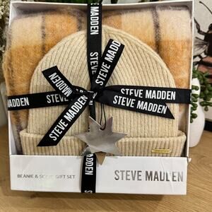 STEVE MADDEN Beanie & Scarf Set